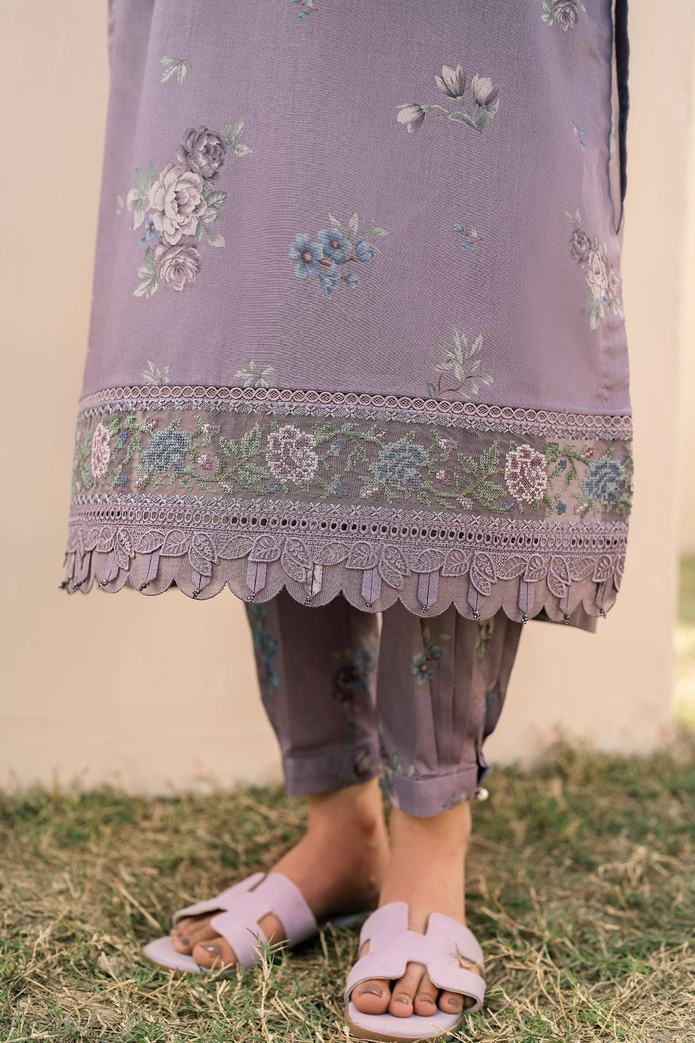 BQ 210-3 Piece - Unstitched Digital Printed Lawn Fabric With Lawn Dupatta